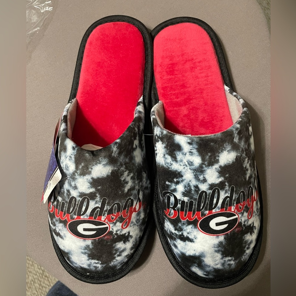 Georgia Bulldogs Women’s Slippers-NWT-Size XL (11-12)